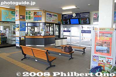 Inside JR Toya Station.
Keywords: hokkaido toyako-cho toya station train