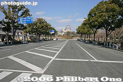 Road to Himeji Castle. Otemae Boulevard (Symbol Road). 大手前通り
Keywords: hyogo prefecture himeji castle national treasure