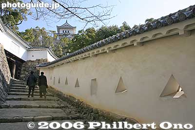 Path to Ha-no-mon Gate　はの門
Keywords: hyogo prefecture himeji castle national treasure