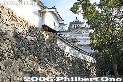 Path to Ni-no-mon Gate
Keywords: hyogo prefecture himeji castle national treasure