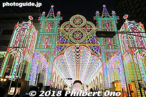 Kobe Luminarie's Frontone (フロントーネ) in Dec. 2018.
Keywords: hyogo kobe motomachi luminarie holiday lights illumination matsuri12