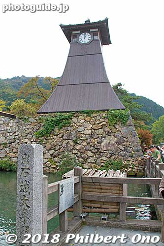 Shinkoro Clock Tower in Izushi, Toyooka, Hyogo Prefecture is one of Japan's oldest clock towers along with the Sapporo Clock Tower also built in 1881. 辰鼓楼
Keywords: hyogo toyooka izushi clock tower