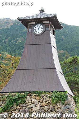 Shinkoro Clock Tower in Izushi, Toyooka, Hyogo Prefecture is one of Japan's oldest clock towers along with the Sapporo Clock Tower also built in 1881. 辰鼓楼
Keywords: hyogo toyooka izushi clock tower japanbuilding