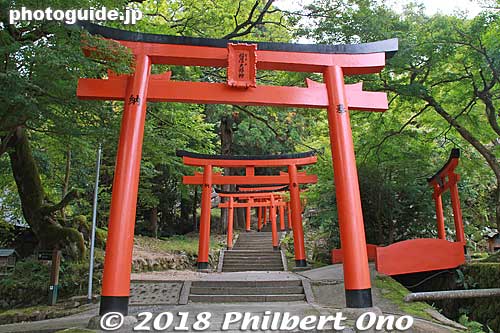 Torii gates to Ariko-yama Inari Jinja Shrine atop Izushi Castle's main foundation. 有子山稲荷神社
Keywords: hyogo toyooka izushi castle inari shrine torii