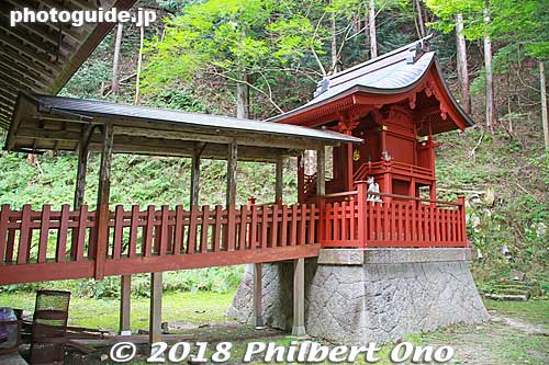 Ariko-yama Inari Jinja Shrine atop Izushi Castle's main foundation. 有子山稲荷神社 
Keywords: hyogo toyooka izushi castle inari shrine torii