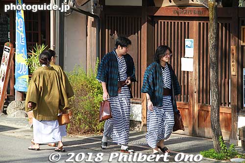 People are encouraged to stroll around Kinosaki Onsen while wearing yukata. You can see more of them in the evening.
Keywords: hyogo toyooka kinosaki onsen hot spring spa