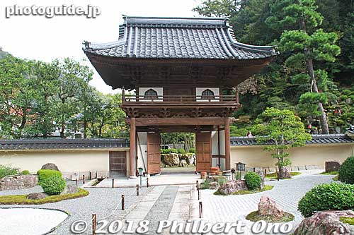 Gokurakuji Temple's Sanmon Gate. 山門
Keywords: hyogo toyooka kinosaki onsen hot spring spa