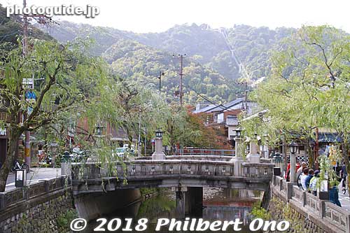 Walking further toward Onsenji Temple.
Keywords: hyogo toyooka kinosaki onsen hot spring spa