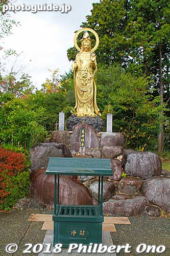 Golden Jibodai Kannon built in Oct. 2007. 慈母観音像
Keywords: hyogo toyooka kinosaki onsen hot spring spa
