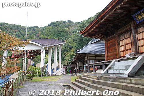 Onsenji Temple and the ropeway station.
Keywords: hyogo toyooka kinosaki onsen hot spring spa buddhist temple