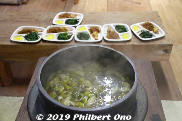 The miso soybean paste in the tonjiru pork miso soup was made by Sumi-chan, a "miso meijin" (味噌名人) or expert miso cook. 
Keywords: ibaraki kitaibaraki arigatee