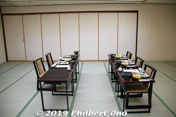 In the modern hotel tower, our banquet room for dinner.
Keywords: ibaraki kitaibaraki izura coast hotel
