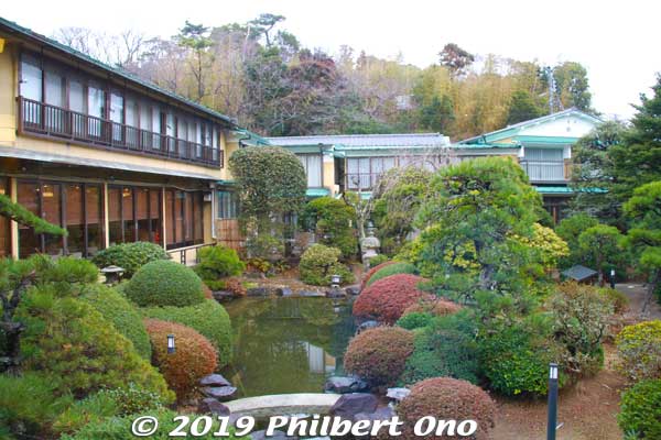 Courtyard garden of Buzan home.
Keywords: ibaraki kitaibaraki izura coast hotel
