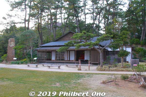 Tenshin's home on the Izura Coast, near the Rokkakudo Pavilion. 
Keywords: ibaraki kitaibaraki izura tenshin home