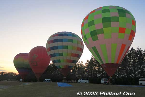 Standing by for sunset.
Keywords: Ibaraki Koga Kubo Park hot air balloons