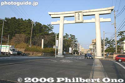 Oarai Isosaki Shrine's giant torii
Keywords: ibaraki oarai-cho isosaki shrine torii japanshrine