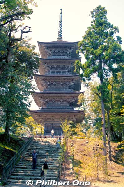 In Hakui, Ishikawa, Myojoji Temple's five-story pagoda is a National Important Cultural Property built in 1618. 妙成寺 五重塔
The temple was founded in 1293 by Nichizō, a second-generation disciple of Nichiren. Some of the temple structures are National Important Cultural Properties. 
Keywords: ishikawa hakui noto hanto peninsula