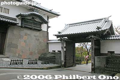 Ishikawa-mon Gate looking from the inside. 石川門
Keywords: ishikawa prefecture kanazawa castle park
