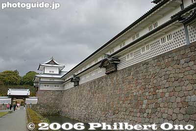 Long house armory connecting the two turrets.
Keywords: ishikawa prefecture kanazawa castle park