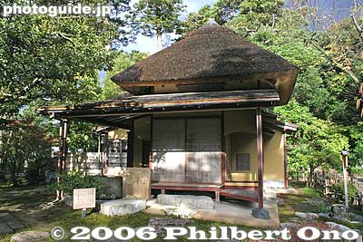 Yugao-tei Tea house 夕顔亭
Keywords: ishikawa kanazawa kenrokuen garden tea house