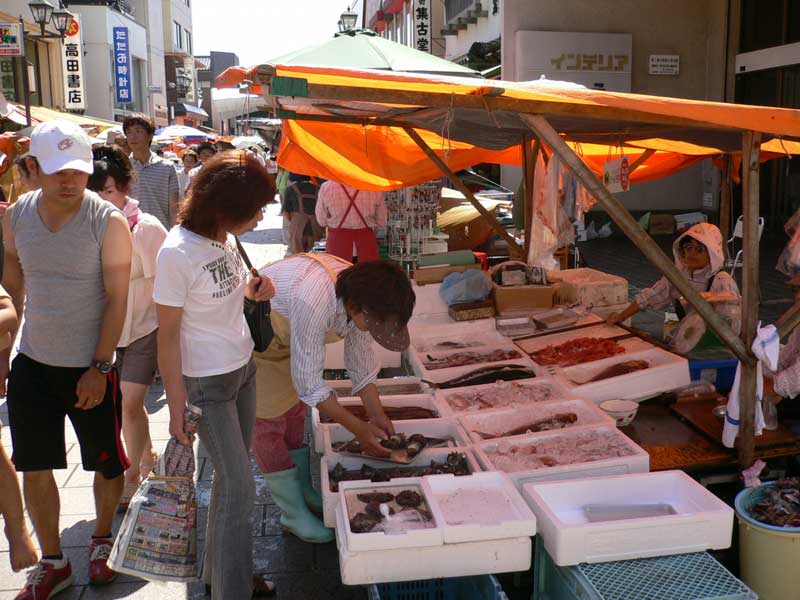 Wajima Asa-ichi Morning Market has lots of seafood.
写真提供：©石川県観光連盟
Keywords: ishikawa Wajima noto hanto peninsula
