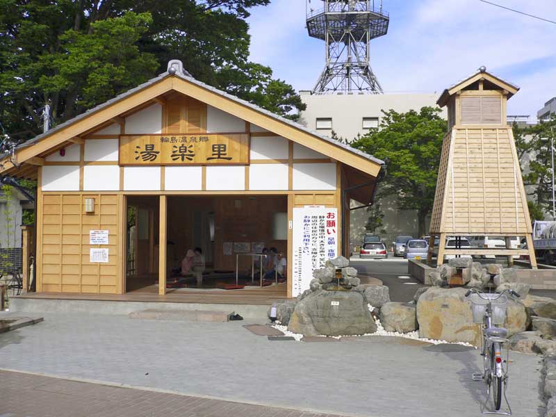 Wajima onsen foot bath.
写真提供：©石川県観光連盟
Keywords: ishikawa Wajima noto hanto peninsula