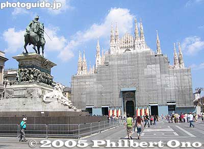 Cathedral and Piazza del Duomo
Keywords: Italy Milan