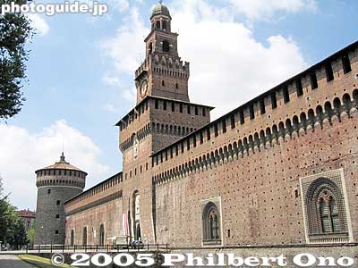 Castello Sforzesco
Former fortress now houses a number of excellent museums. Big and very impressive.
Keywords: Italy Milan