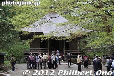 Near the Konjikido is the Kyozo Sutra Repository. 経蔵
Keywords: iwate hiraizumi world heritage site buddhist temples chusonji tendai national treasure