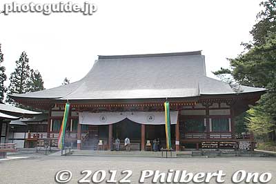 Motsuji's Hondo main hall was built in 1989.
Keywords: iwate hiraizumi motsuji temple tendai buddhist national heritage site japantemple