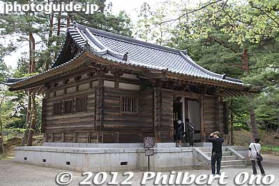 Kaisando is the Founder's Hall dedicated to Priest Ennin. 開山堂
Keywords: iwate hiraizumi motsuji temple tendai buddhist national heritage site japanese garden