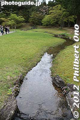 Yarimizu stream feeding water to the pond.
Keywords: iwate hiraizumi motsuji temple tendai buddhist national heritage site