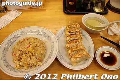 Cha-han fried rice and gyoza
Keywords: japanese food gyoza dumplings