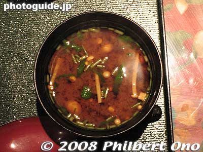 Dark miso soup with small mushrooms. (Came with the chuka-don.)
Keywords: japanese food