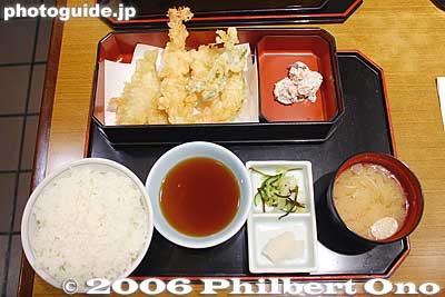 Tempura teishoku at Tenya
Keywords: japanese food