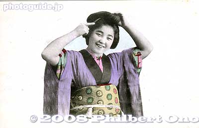 Combing her hair.
Keywords: japanese vintage postcards nihon bijin women beauty geisha maiko woman smiling smile laughing kimono