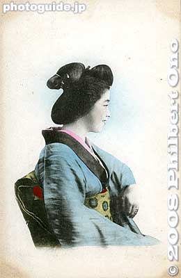 Keywords: japanese vintage postcards nihon bijin women beauty geisha maiko woman smiling smile laughing kimono