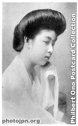 After a bath. That's what it looks like. She was another very photogenic woman.
Keywords: japanese vintage postcards nihon bijin women beauty kimono