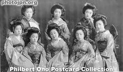 Young girls in kimono.
Keywords: japanese vintage old postcards children girls kimono