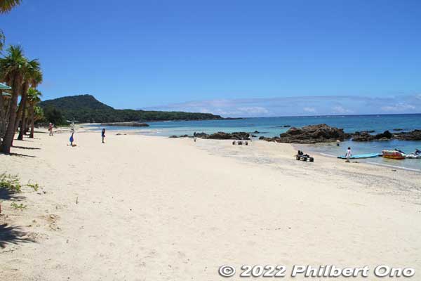 Amami Resort Basyayama-mura has a nice, white-sand beach.
Keywords: kagoshima amami oshima resort hotel beach