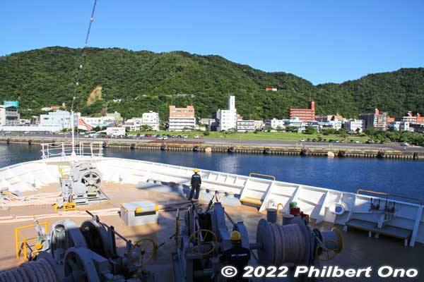 Cruise ship approaching Naze Port's Nagahama area on Amami-Oshima island.
Keywords: Kagoshima Amami Oshima Naze Port