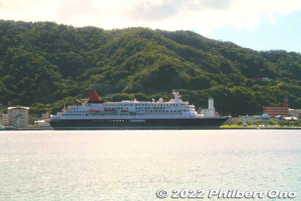 Cruise ship at Naze Port, Amami-Oshima.
Keywords: Kagoshima Amami Oshima Naze Port nippon maru