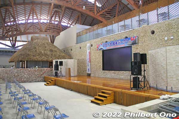 Amami no Sato's indoor stage and event space inside the dome. There's also the small Amami Theater showing a short film about Amami. イベント広場
Keywords: Kagoshima Amami Oshima park