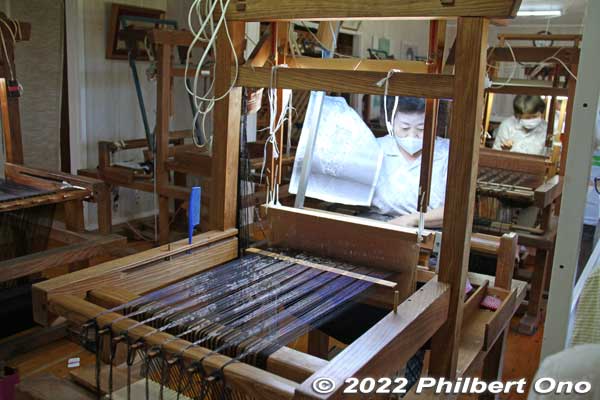 Loom
Keywords: kagoshima Amami Oshima tsumugi silk fabric textile factory