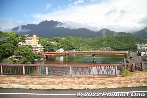 I thought Yakushima was going to be mostly wilderness and sparsely populated like Iriomote in Okinawa. So it was surprising to see the island so well populated.
Keywords: Kagoshima Yakushima