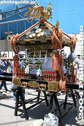 Keywords: kanagawa, enoshima, tenno-sai matsuri, festival, mikoshi