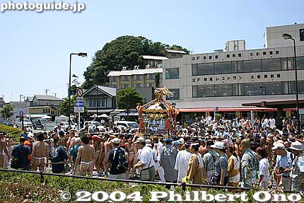 Keywords: kanagawa, enoshima, tenno-sai matsuri, festival, mikoshi