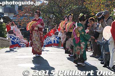 Keywords: kanagawa hakone-machi yumoto daimyo gyoretsu feudal lord procession samurai matsuri geisha kimono