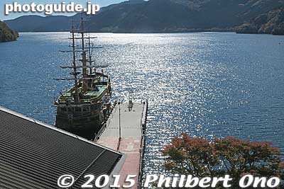 Our pirate boat awaits on Lake Ashi.
Keywords: kanagawa hakone lake ashi