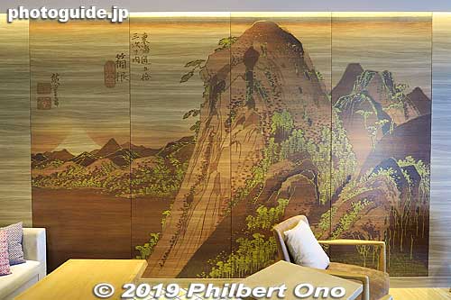 Hakone Ashinoko Hanaori hotel lobby with a ukiyoe mural of Hakone Pass.
Keywords: kanagawa hakone